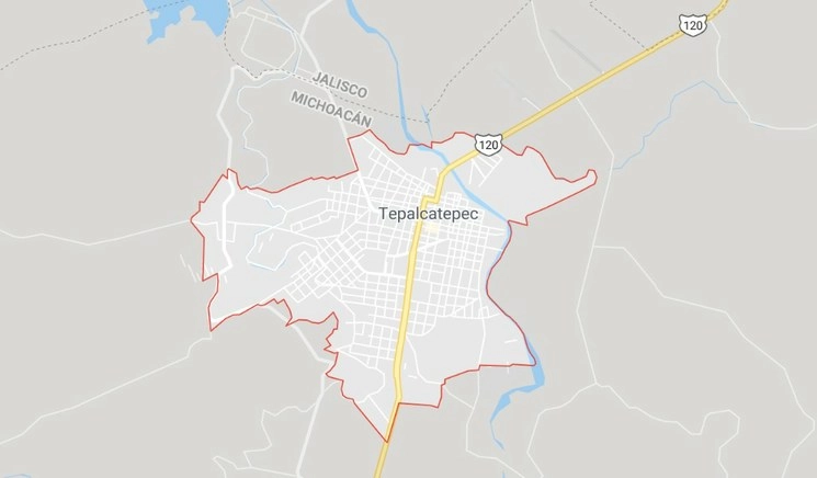Elementos del Ejército Mexicano y de la Guardia Nacional enfrentan a balazos en una brecha que comunica la población de El Aguaje con Tepalcatepec. Captura de imagen de Google Maps