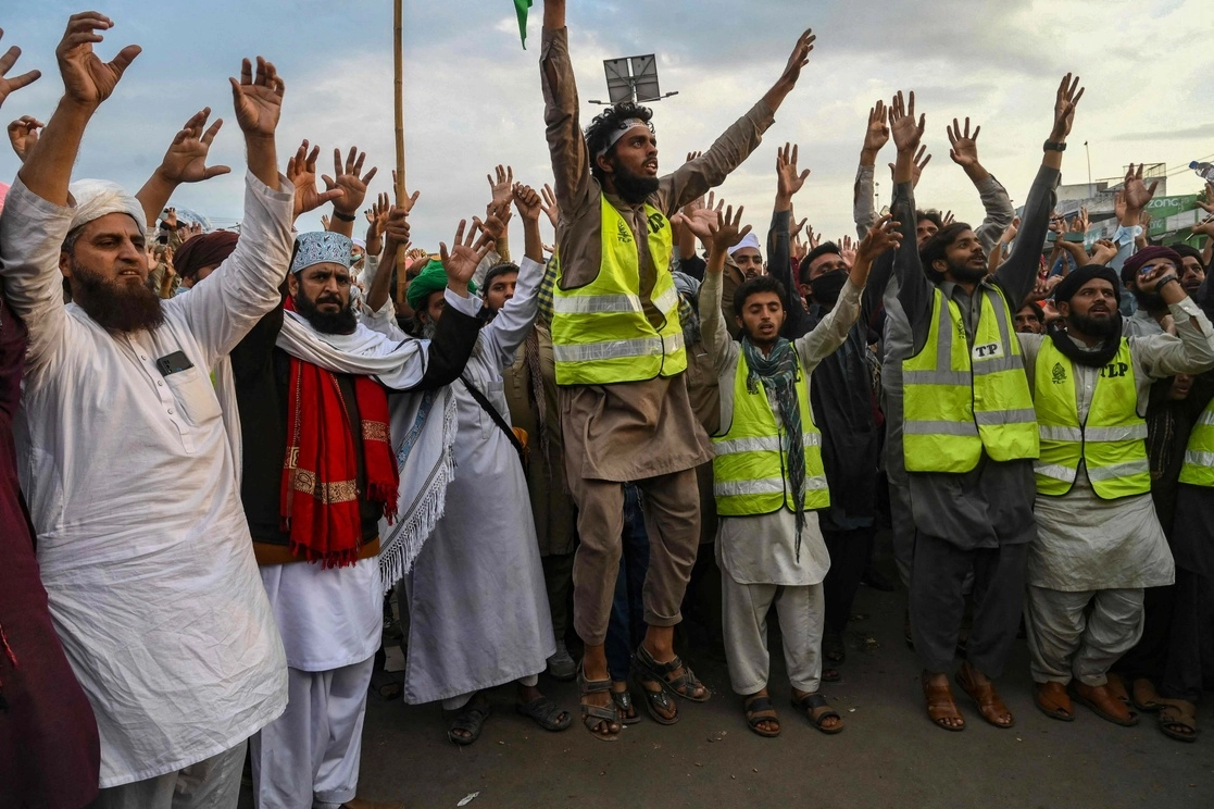 Seguidores del partido Tarik-e-Labiak se reúnen en una marcha en Pakistán. Foto Afp
