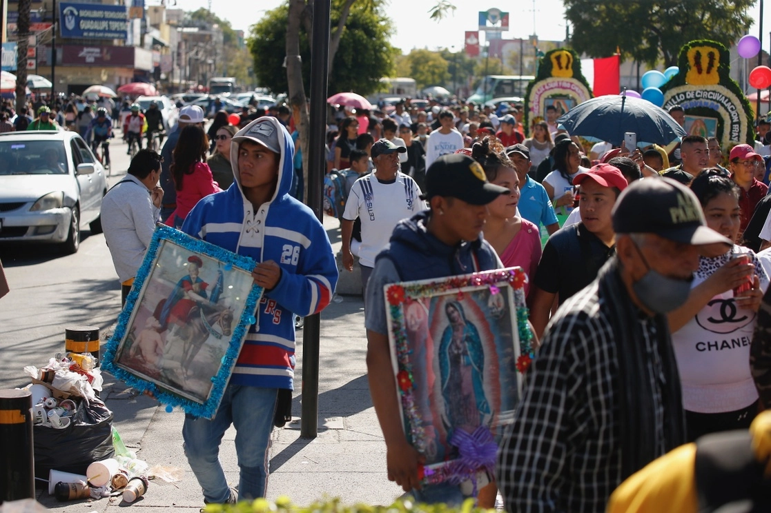 Peregrinos empiezan arribar a la Basilica de Guadalupe, el 4 de diciembre de 2022. Foto María Luisa Severiano
