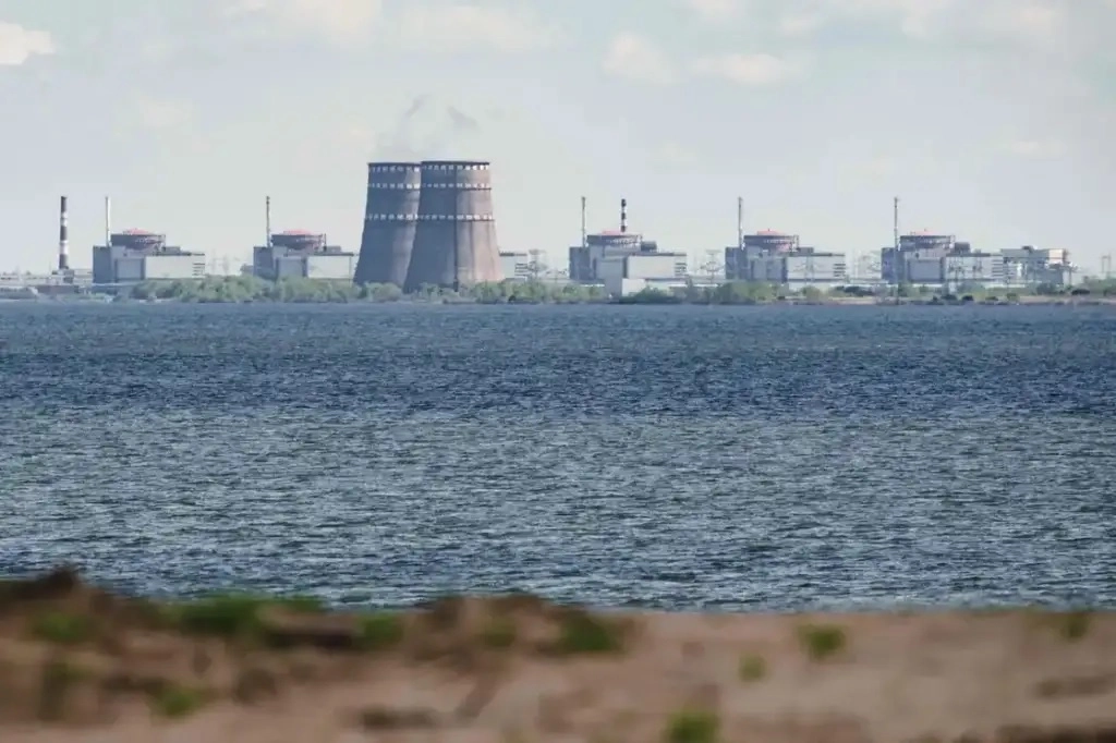 La OIEA, agencia nuclear de Naciones Unidas, pide moderación ante imprudentes maniobras militare cerca de la central de Zaporiyia que puedan ocasionar un accidente nuclear. Foto Afp / Archivo