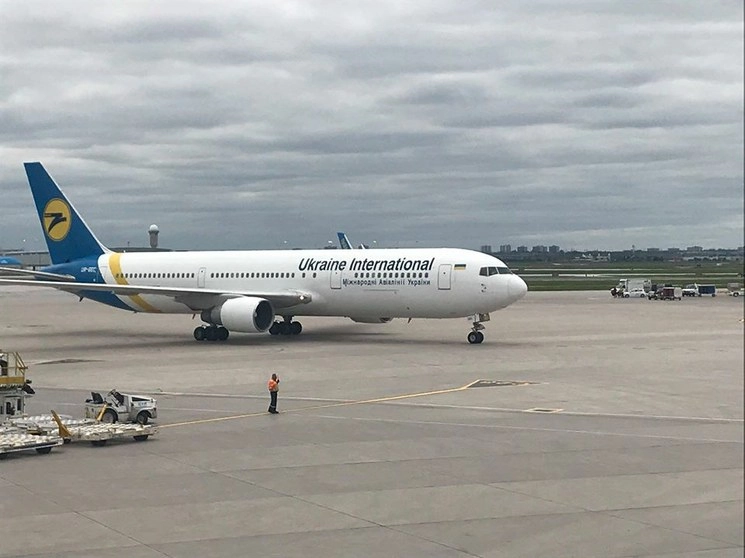 Avión de la aerolínea Ukraine International Airlines en imagen de archivo. Foto tomada de la página de Facebook
@flyuia.worldwide