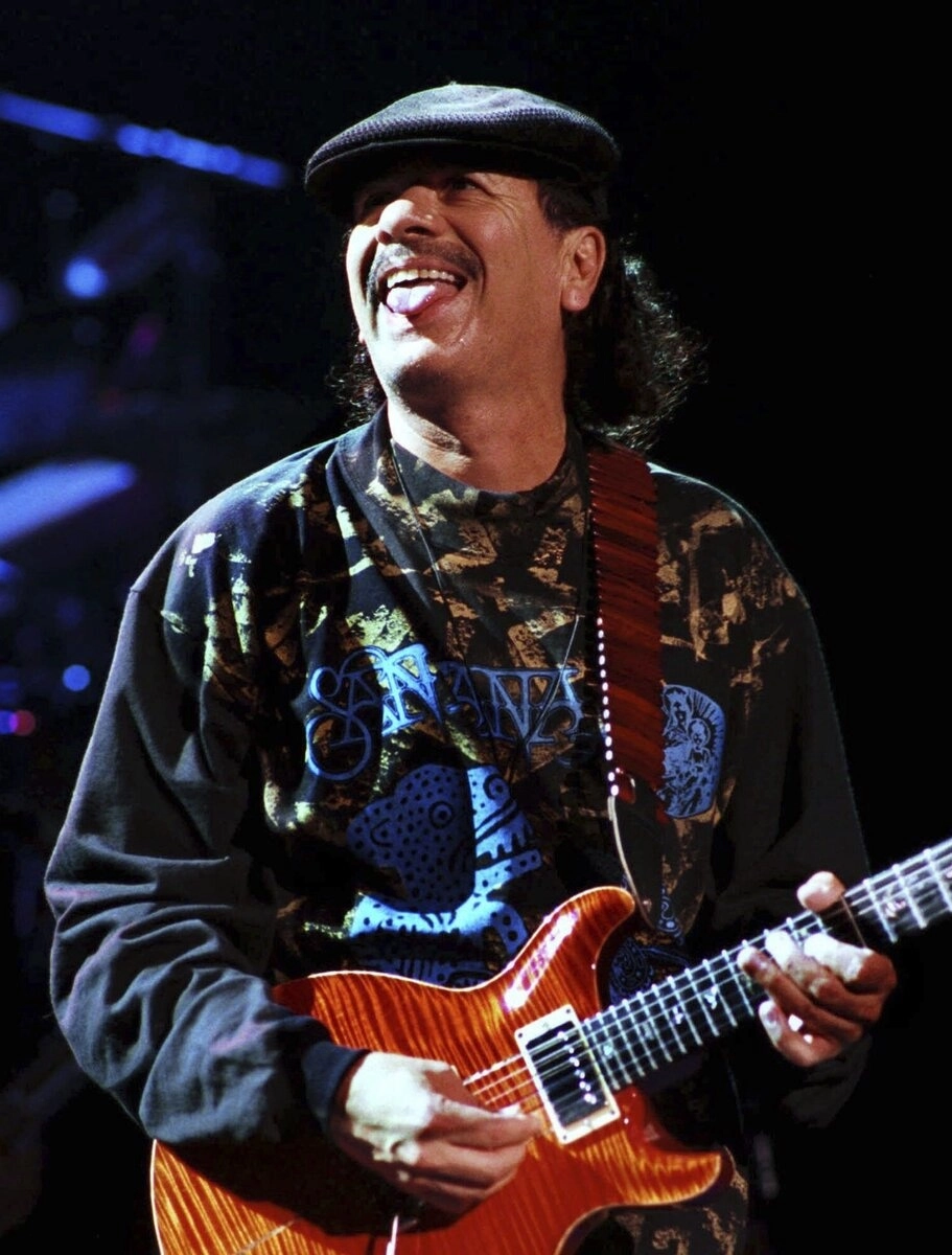 El documental ‘Carlos’ revela la primera grabación conocida del guitarrista mexicano, a la edad de 19 años. Foto Ap / Archivo