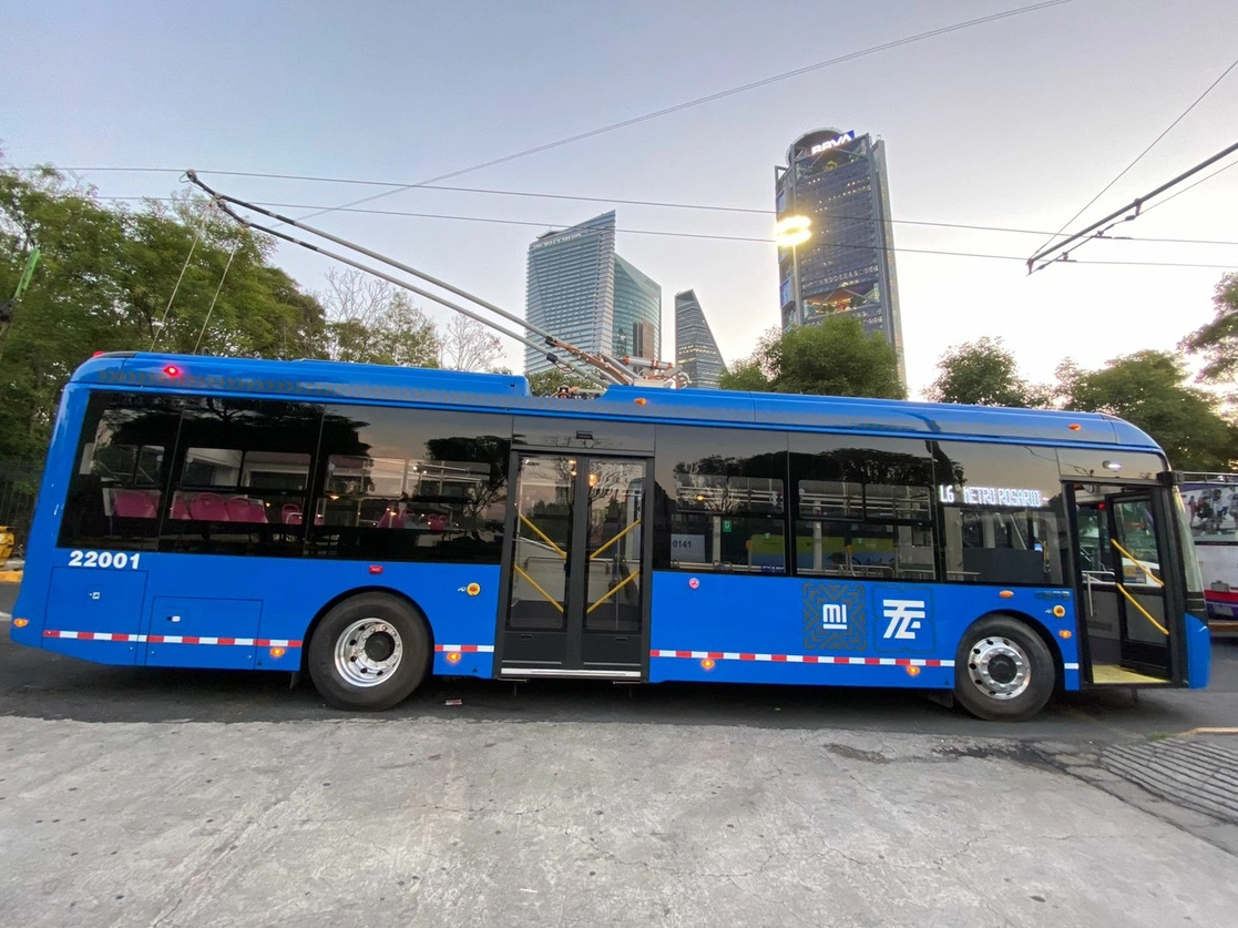 Ocho nuevas unidades de trolebuses comenzaron a circular para fortalecer la operación de la Línea 6. Foto cortesía de la Semovi