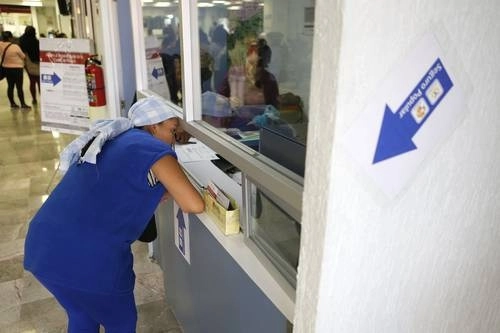Antes el antiguo Seguro Popular sólo garantizaba la cobertura de medicamentos para los niños. Foto José Carlo González / Archivo 