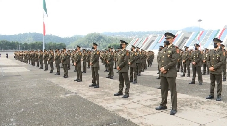 Durante la ceremonia de graduación del dos generaciones del Heroico Colegio Militar, el 30 de agosto de 2021. Imagen tomada de la transmisión en vivo a través de YouTube 