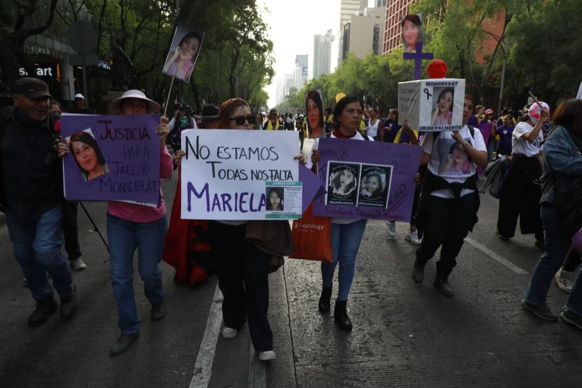 Contingente de madres buscadoras en la marcha con motivo del Día Internacional por la Eliminación de la Violencia contra las Mujeres, en la Ciudad de México, el 25 de noviembre de 2025. 