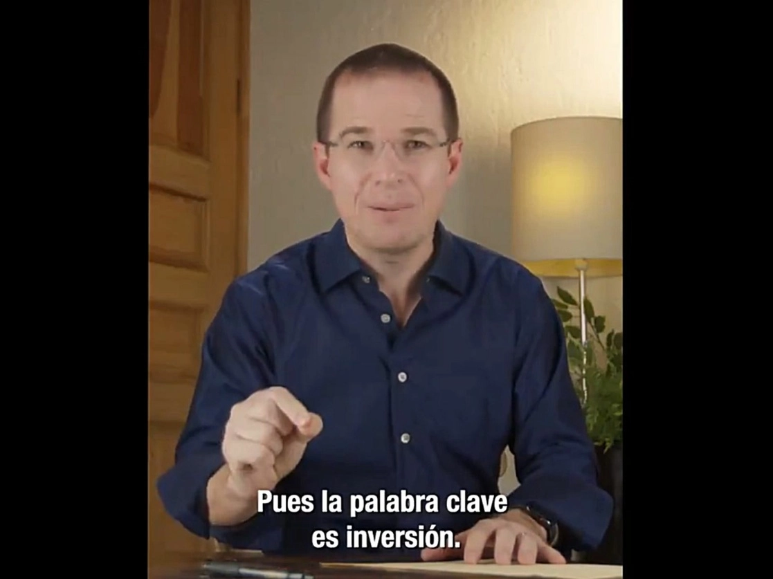 El ex candidato del PAN a la Presidencia, Ricardo Anaya, comentóque ciertamente “la inversión del gobierno importa, pero la de las empresas importa mucho más”. En México, por cada peso que invierte el gobierno, las empresas privadas invierten seis. Imagen tomada del video difundido a través del Twitter de @RicardoAnayaC
