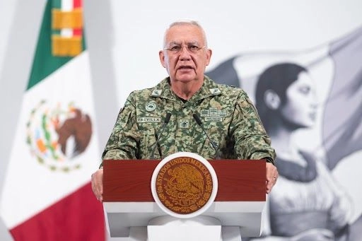 El titular de la Sedena, Ricardo Trevilla Trejo, durante la conferencia presidencial matutina en Palacio Nacional, en la Ciudad de México, el 10 de junio de 2025. 