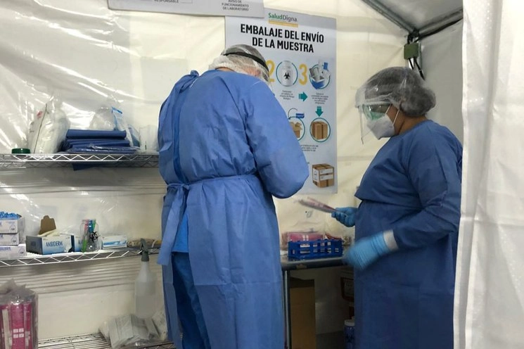 Hasta el momento se han gastado mil 605 millones de pesos en personal y equipamiento de nosocomios. Foto Luis Castillo