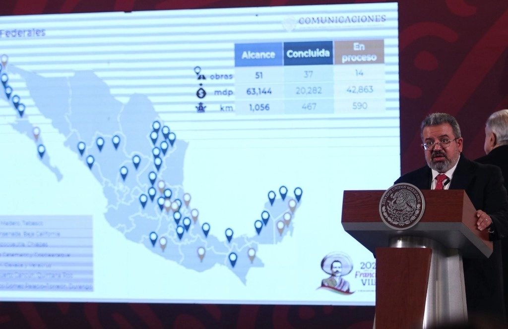 El secretario de Infraestructura, Comunicaciones y Transportes, Jorge Nuño, dio a conocer un informe sobre las obras para la construcción o modernización de caminos, en la conferencia matutina presidencial en Palacio Nacional, Ciudad de México, el 21 de diciembre de 2023. Foto Cuartoscuro


