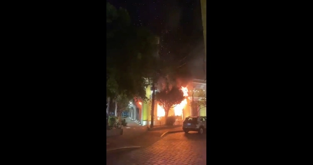 Dicho inmueble fue por muchos años sede de las oficinas del Consejo para el Desarrollo Económico de Sinaloa. Captura de pantalla de un video de X.