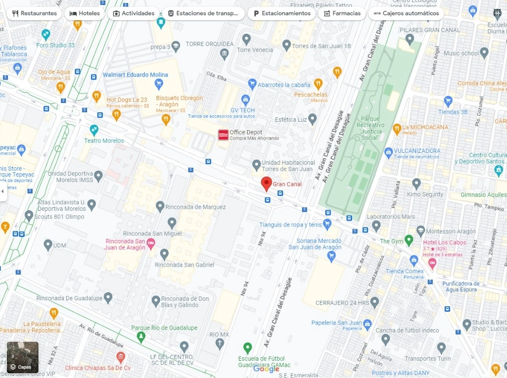 Una unidad de microbús se incendió esta mañana en la Calzada de San Juan de Aragón frente a la estación del Metrobús Gran Canal en la alcaldía Gustavo A Madero. Imagen tomada de Google Maps