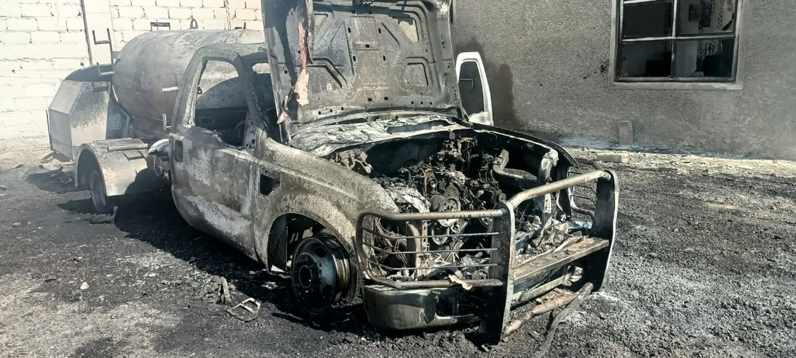 El incendio de la pipa causó pánico en los habitantes que habitan las inmediaciones de la gasera Dapper, en Valle de Chalco, Edomex. Foto ‘La Jornada’