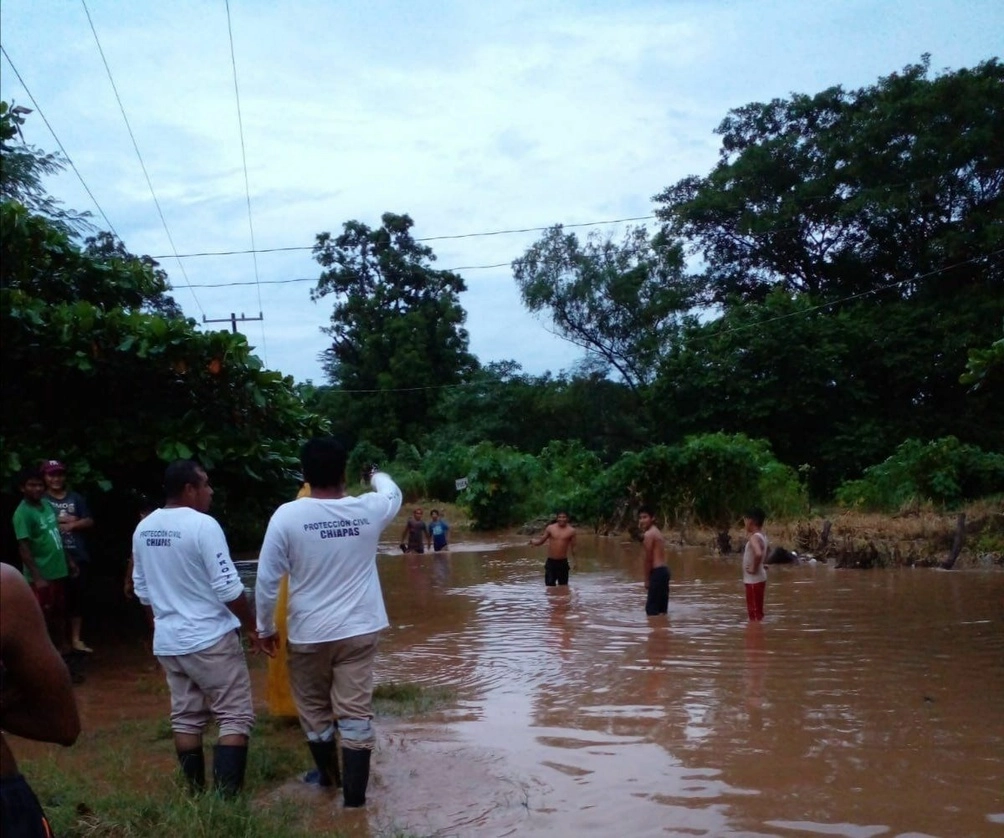 Afectaciones tras las intensas lluvias que azotaron a municipios costeros de Chiapas. Foto La Jornada