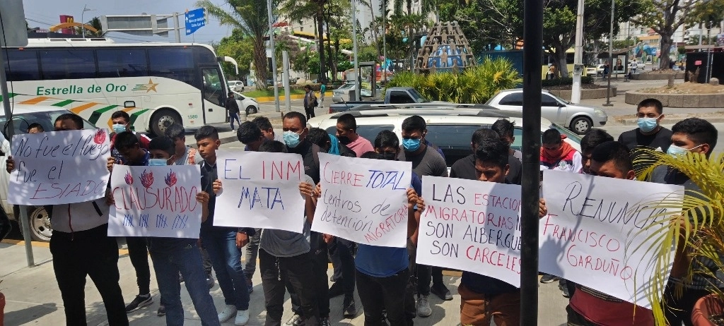 La muerte de migrantes en Ciudad Juárez refleja la ausencia de protocolos y garantías para resguardar los derechos humanos de los migrantes, señaló el sacerdote José Filiberto Velázquez, director del Centro de Derechos de Víctimas de Violencia Minerva Bello. Foto Héctor Briseño