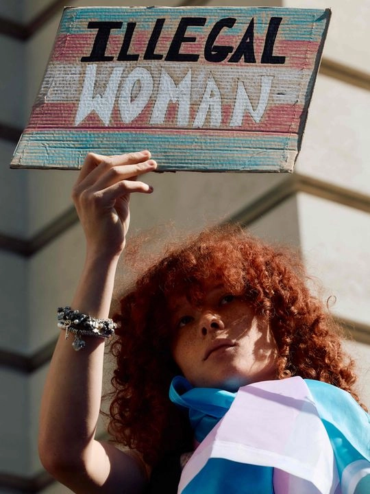 Marchas en Londres en apoyo a los derechos de las personas trans, en respuesta al fallo del Tribunal Supremo sobre la definición de "mujer", el 19 de abril de 2025.