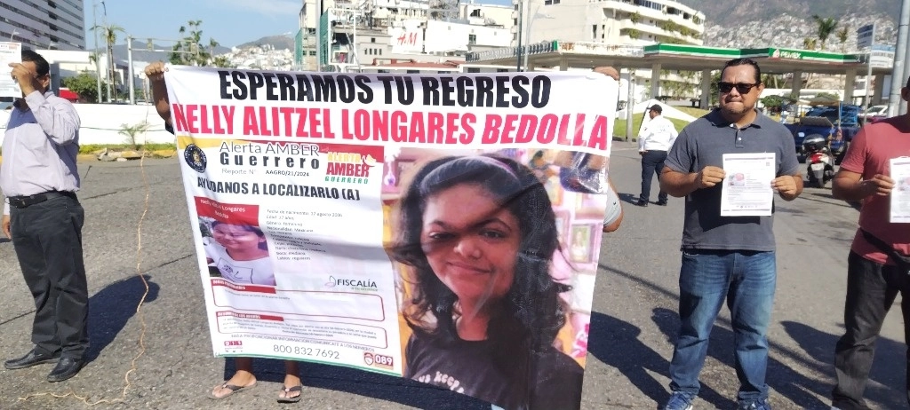 El padre de la niña, Abel Longares Muñoz, pidió que se investigue la desaparición de mujeres menores y adultas en Acapulco, el 13 de febrero de 2024. Foto Héctor Briseño
