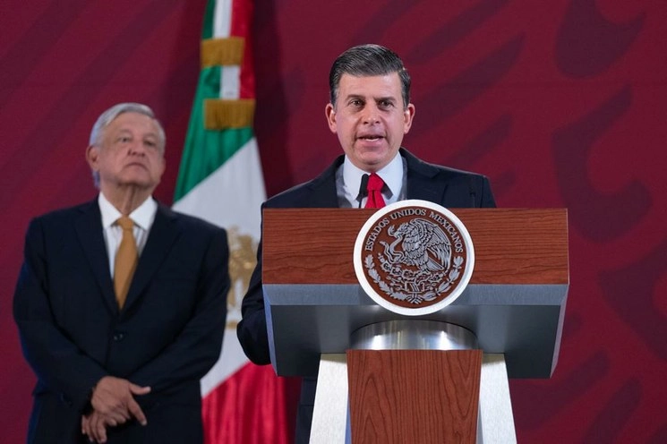 El titular de Profeco, Ricardo Sheffield Padilla, durante la conferencia del presidente de México, Andrés Manuel López Obrador. Foto Pablo Ramos