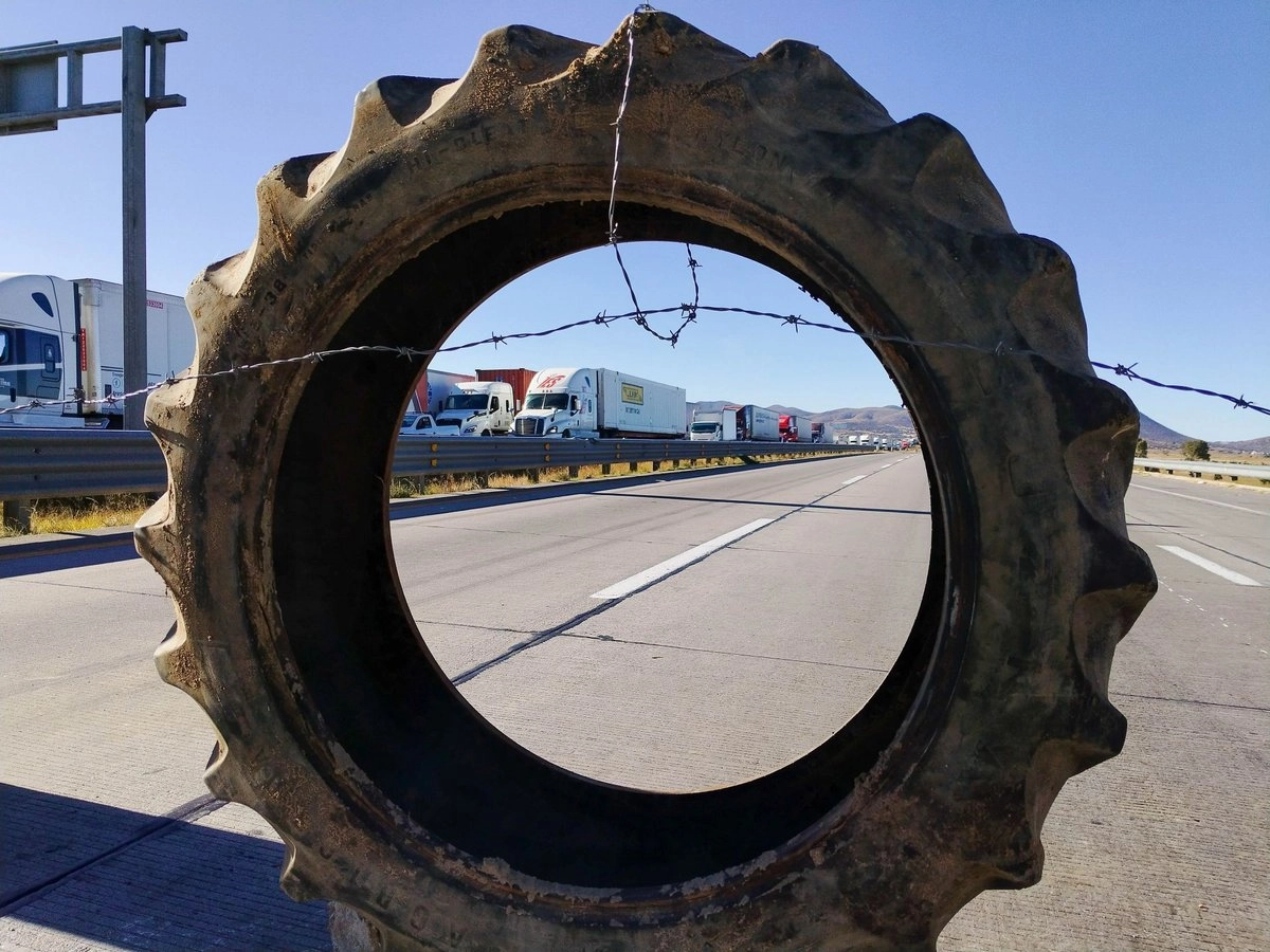 Productores de maíz continúan con bloqueos carreteros pese al acuerdo alcanzado con la Secretaría de Agricultura. La imagen, en Arco Norte. 