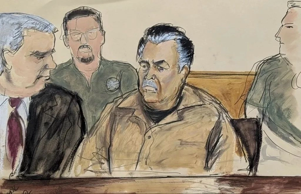 Ilustración de Ismael 'El Mayo' Zambada durante una de sus audiencias; el capo mexicano enfrenta 17 cargos criminales federales en su contra por narcotráfico Foto
