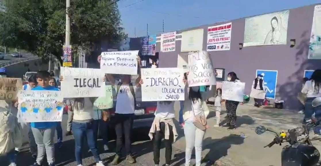 Protesta contra el desalojo del Centro San Luis Gonzaga, el 14 de noviembre de 2022. Foto 'La Jornada'