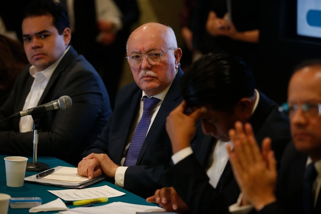 Durante una reunión de trabajo de diputados de la Comisión de Vigilancia con el auditor superior de la federación, David Colmenares. Foto José Antonio López / Archivo 