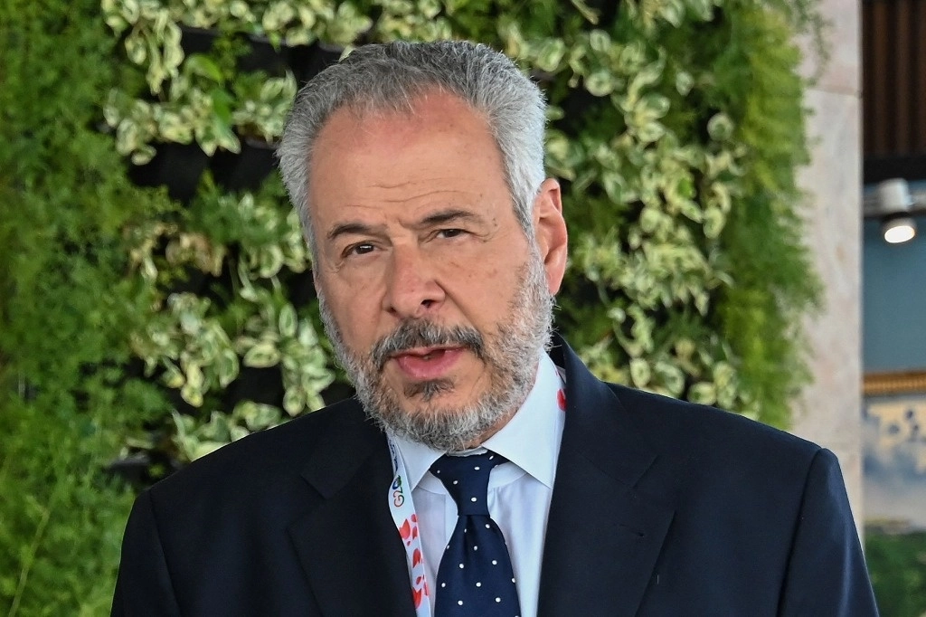 El presidente de Brasil, Luiz Inácio Lula da Silva, nombró a Andre Correa do Lago, como presidente de la conferencia climática de la ONU COP30, en el Palacio Planalto en Brasilia el 21 de enero de 2025. Foto Afp