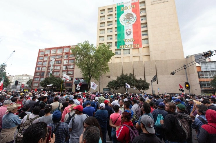 Durante un mitin afuera del edificio del Sindicato Mexicano de Electricistas, en septiembre del año pasado. Foto Pablo Ramos