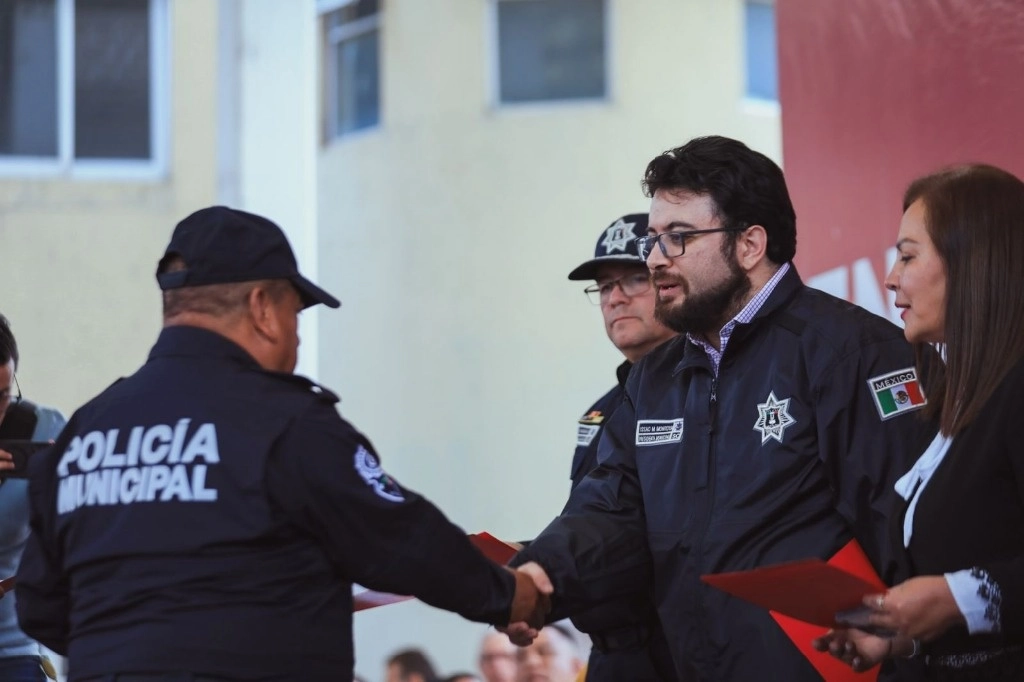 El alcalde morenista Isaac Montoya anunció hoy una serie de medidas que buscan optimizar el uso de los recursos públicos y combatir la corrupción en cada proceso de contratación. Foto tomada de X @isaacsolar.