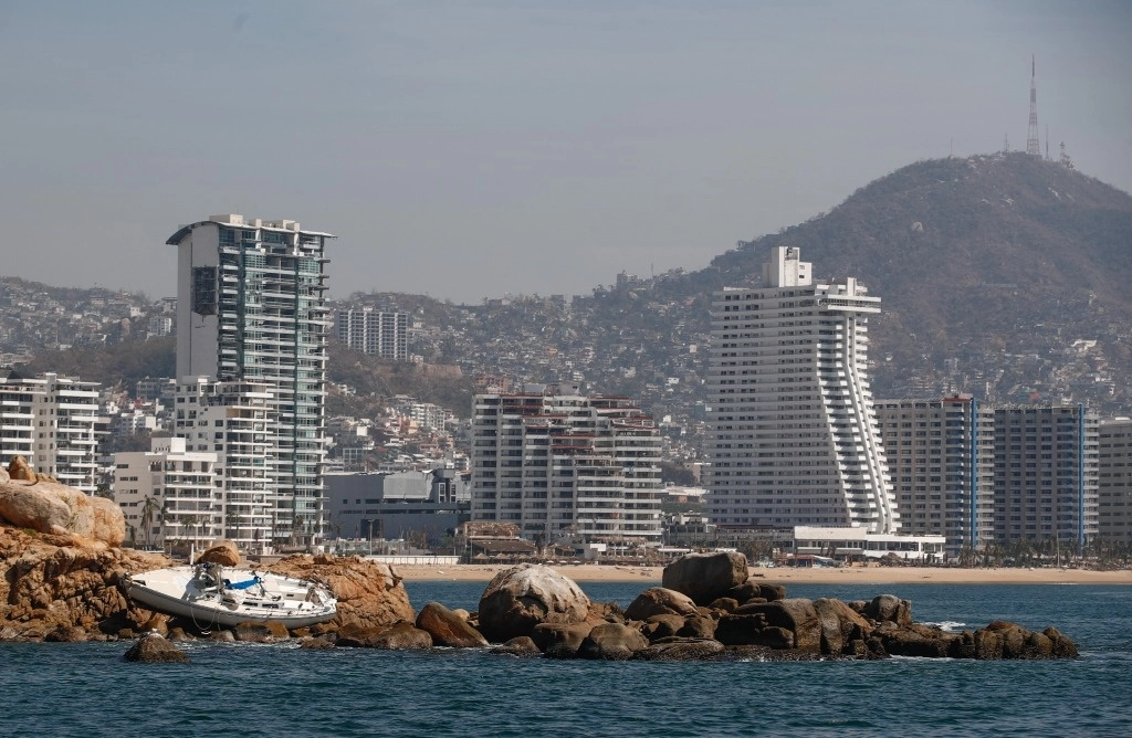El puerto de Acapulco tras el paso del huracán 'Otis'. Foto Víctor Camacho