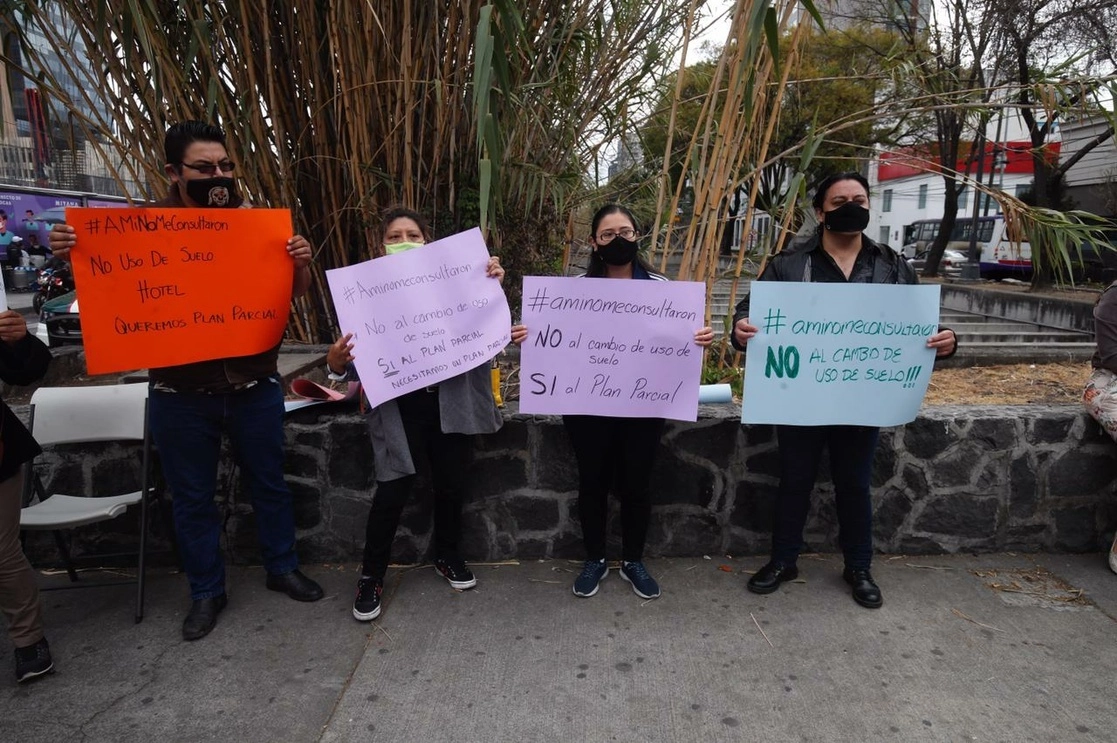 El colectivo vecinal “Granadas Resiliente” manifestó su oposición al cambio de uso de suelo para la construcción de un hotel en predios de las colonias Granada y Ampliación Granada, de la Ciudad de México, el 1 de febrero de 2021. Foto Cristina Rodríguez