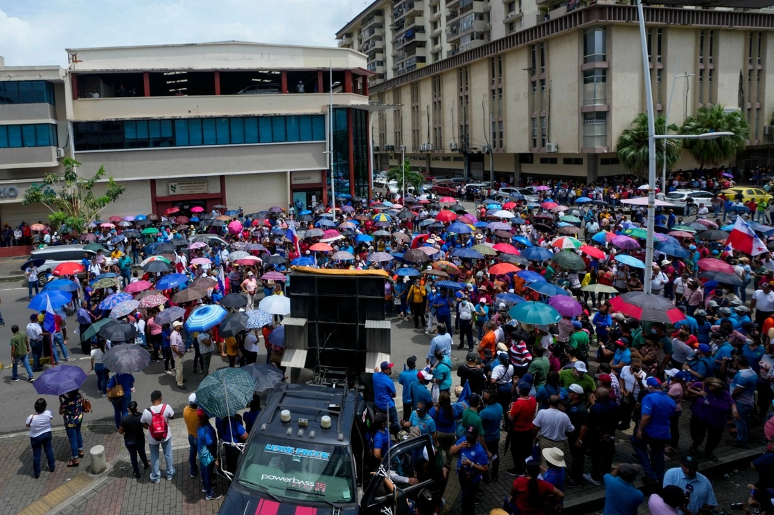 Maestros participaron en las mayores protestas sociales registradas en los últimos años en Panamá. Foto Ap 