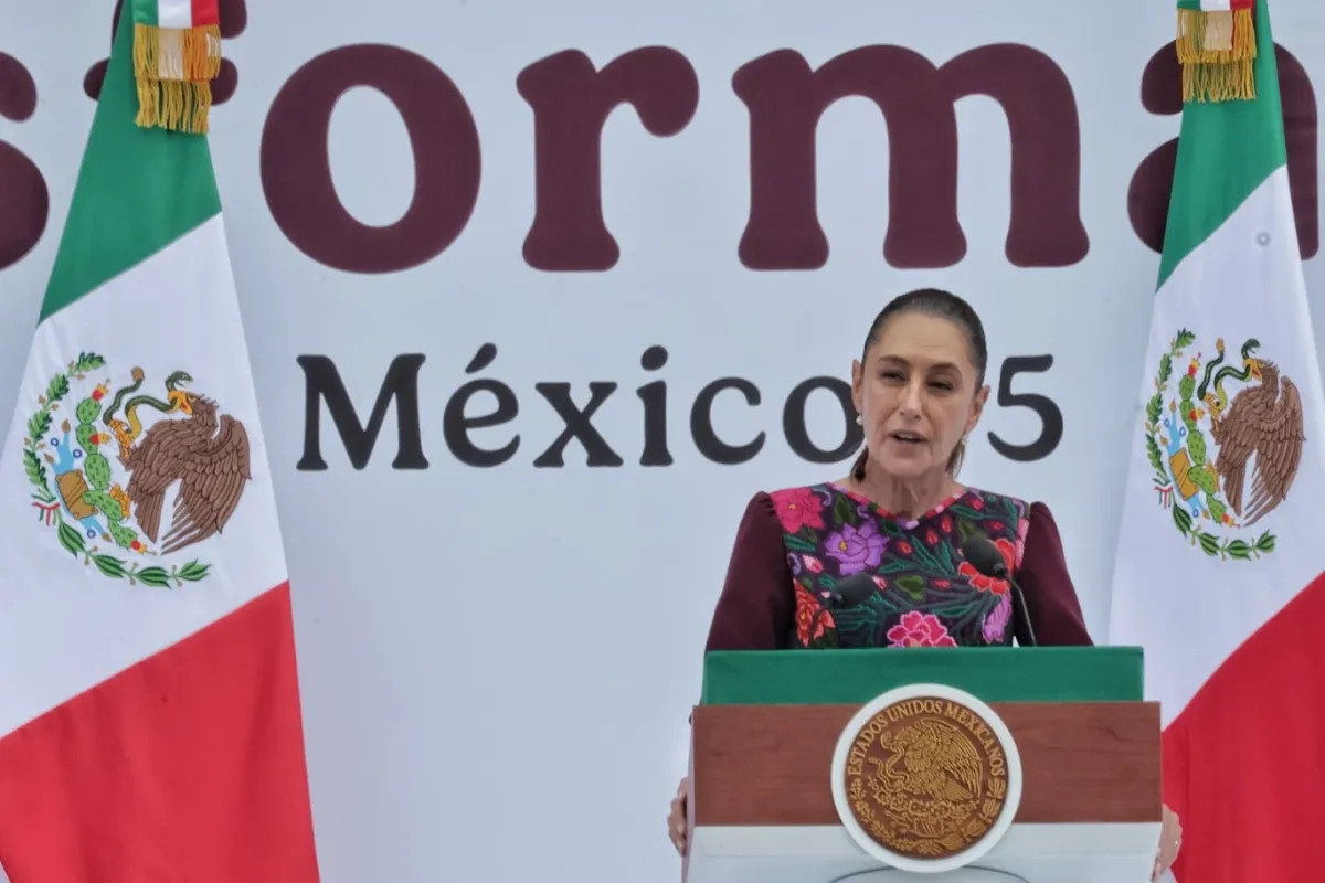  La presidenta de México, Claudia Sheinbaum, durante su mensaje por su primer año de gobierno en el Zócalo de la Ciudad de México, el 5 de octubre de 2025. 