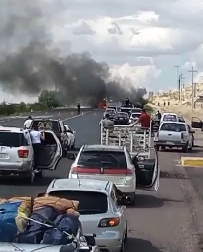 Perspectiva de un bloqueo realizado por integrantes del crimen organizado. Foto Especial