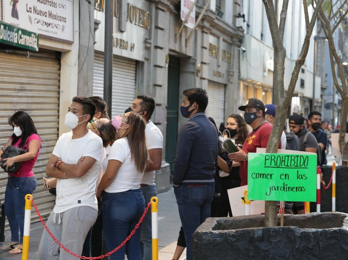 Locales comerciales del Centro Histórico a medidados de octubre. Foto Roberto García Ortiz
