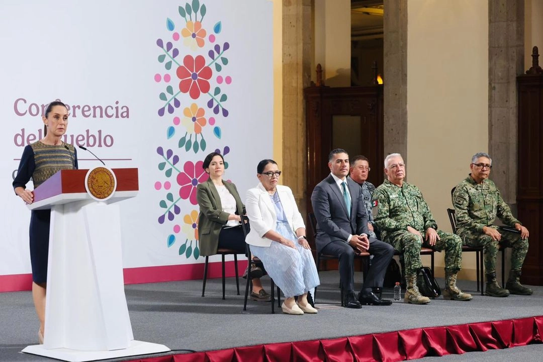 La presidenta de México, Claudia Sheinbaum, durante su conferencia matutina en Palacio Nacional en la  Ciudad de México, el 10 de junio de 2025. 