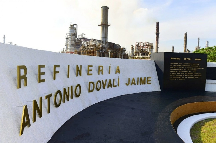 El incendio en la refinería Antonio Dovalí del puerto de Salina Cruz, Oaxaca, fue controlado. Foto Cuartoscuro / Archivo