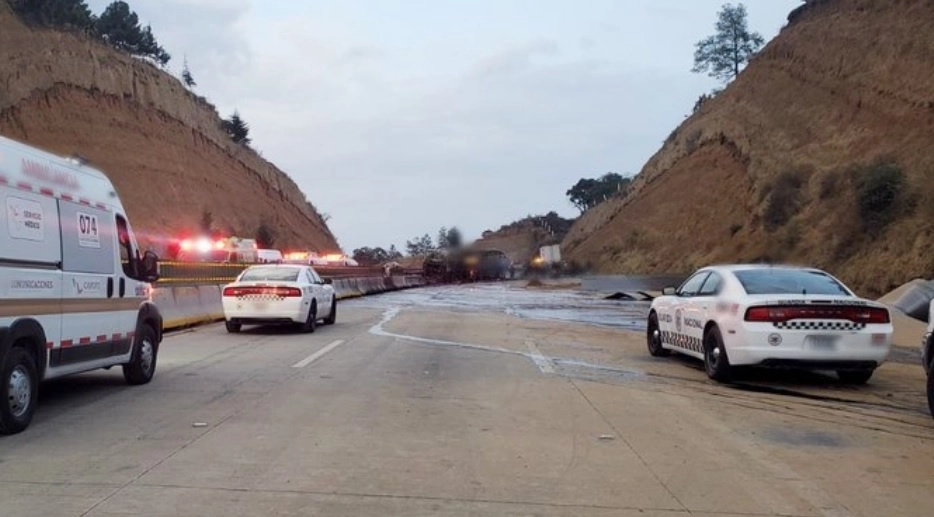 Fue la llamada Sierra Nevada, donde el tráiler impactó y se incendió. Foto @GN_Carreteras