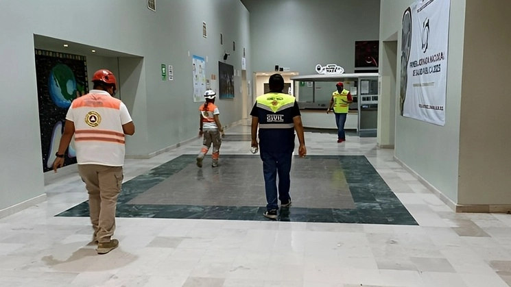 Personal de Protección Civil de Chiapas realiza recorridos para identificar posibles daños causados por el temblor durante la madrugada del 9 de agosto de 2023. Foto tomada de Twitter @pcivilchiapas 