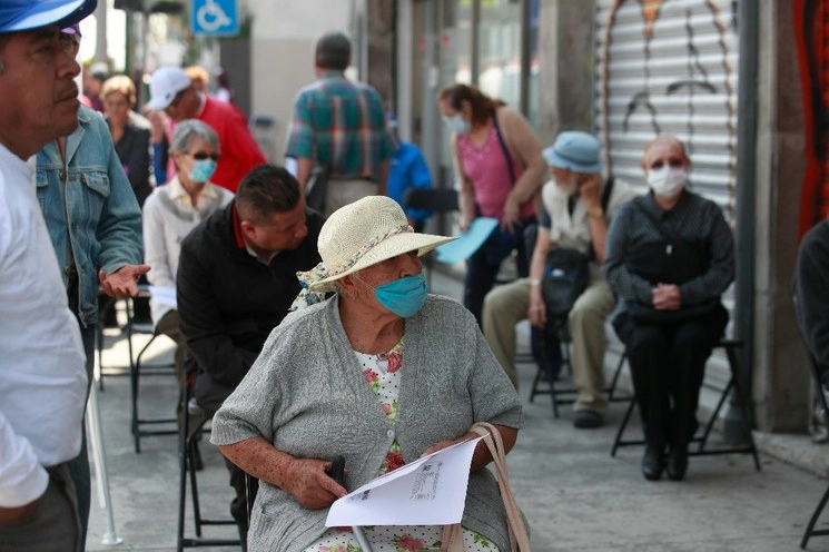 Personas adultas mayores en imagen de archivo. Foto Alfredo Domínguez 