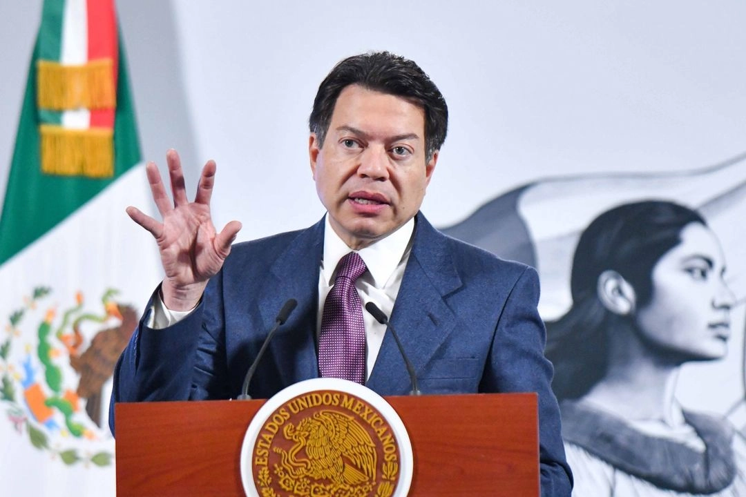 El titular de Educación, Mario Delgado, durante una conferencia de prensa de la presidenta Sheinbaum