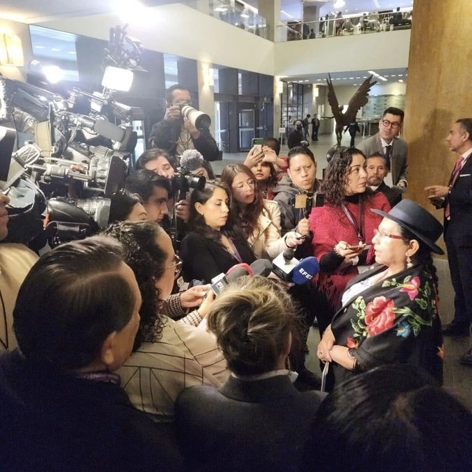 La ministra de Relaciones Exteriores de Bolivia, Celinda Sosa Lunda atiende a medios de comunicación durante la Conferencia Ministerial. Foto tomada de la cuenta de X  F@CelindaBolivia 