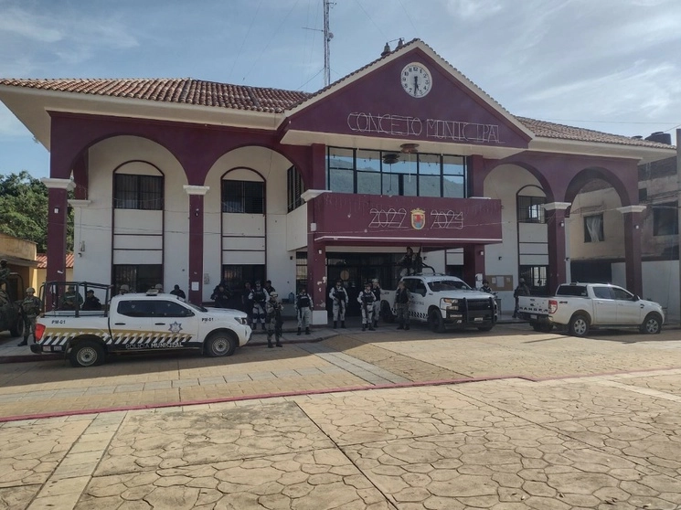 Elementos de la Guardia Nacional y del Ejército Mexicano instalaron puestos de revisión en el municipio de Pantelhó y realizan patrullajes preventivos, a fin de garantizar la seguridad integral y patrimonial de las familias de la localidad, el 26 de julio de 2023. Foto 'La Jornada'