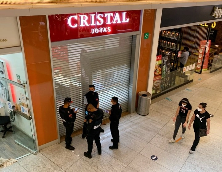 El incidente generó intensa movilización policíaca en avenida Politécnico y Eje 5 Norte Montevideo. Foto Víctor Camacho / archivo