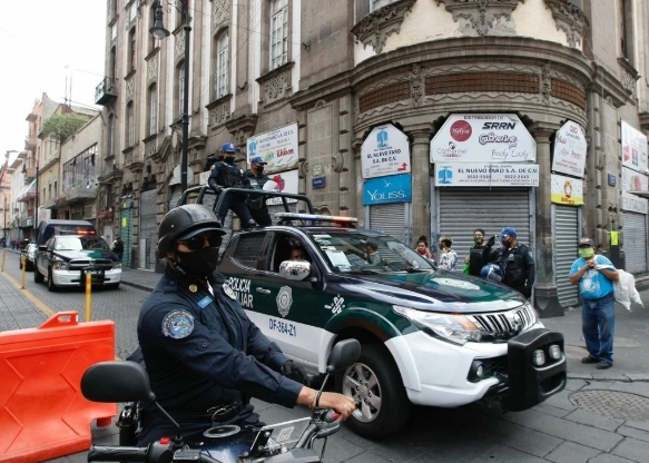 Policías en el Centro Histórico de la Ciudad de México. Foto Roberto García Ortiz / Archivo