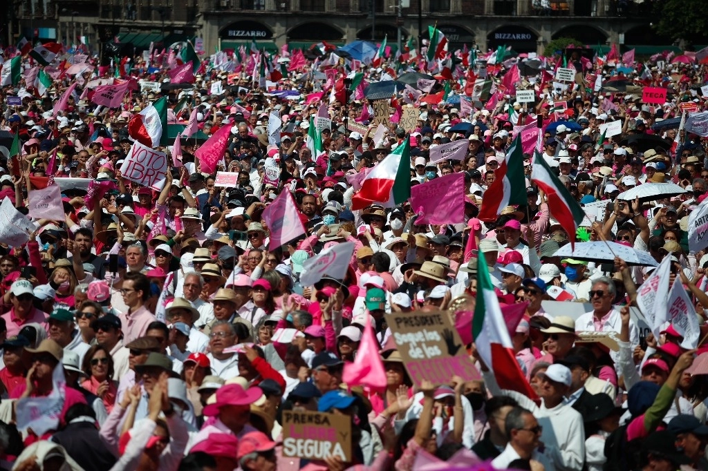 Asistentes a la Marcha por la Democracia el pasado 18 de febrero de 2024. Foto Cristina Rodríguez