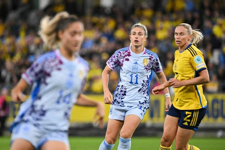 La futbolista, Alexia Putellas (centro), durante el juego disputado entre España y Suecia en Gotemburgo, el 22 de septiembre de 2023. Foto Afp
