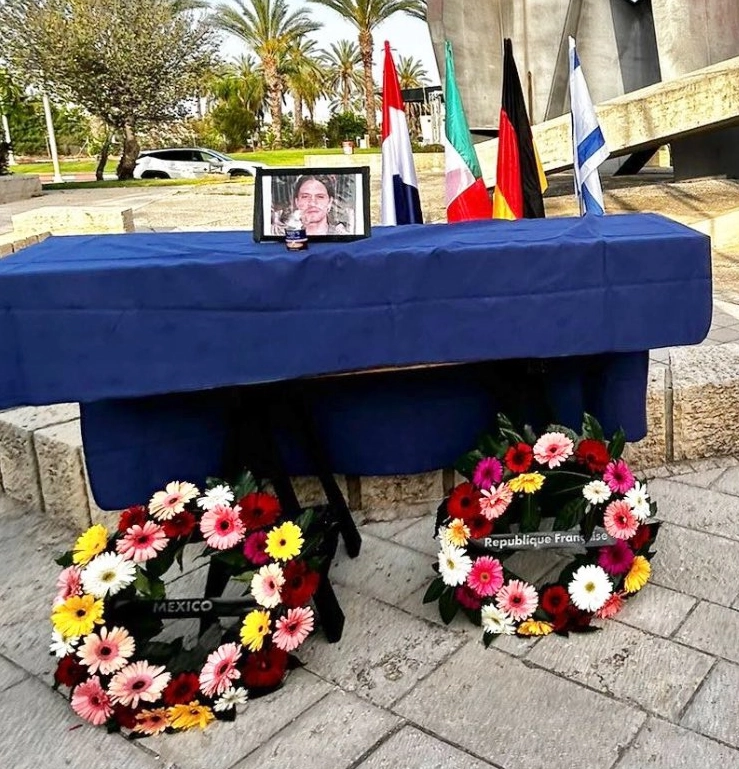 Memorial de Orión Hernández, en Israel antes de que sus restos fueran enviados a México. Imagen tomada de https://www.facebook.com/IsraelinMexico