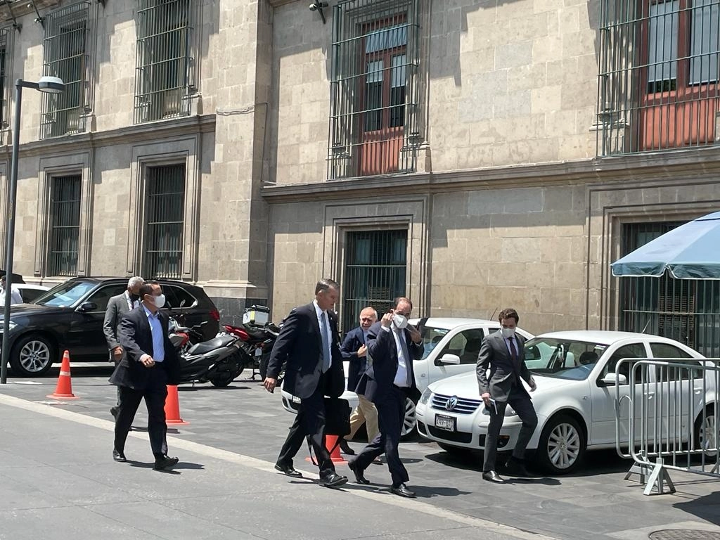 Empresarios de Nuevo León llegan a Palacio Nacional para reunirse con el presidente Andrés Manuel López Obrador, en la Ciudad de México, el 5 de abril de 2022. Foto Fabiola Martínez