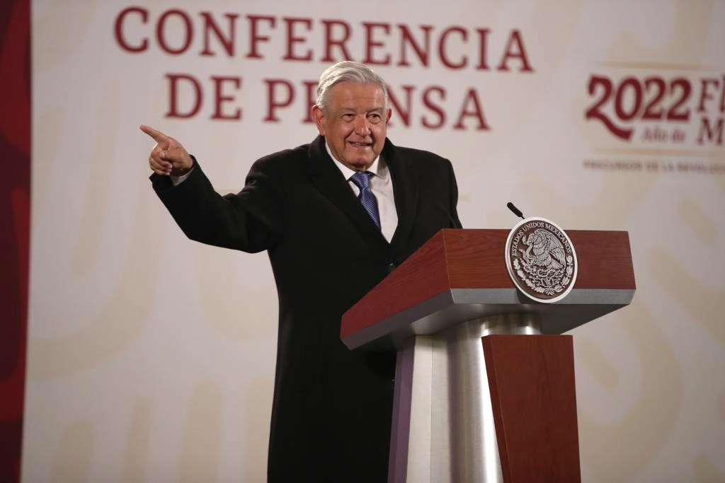 El presidente Andrés Manuel López Obrador se reunió con funcionarios de la fiscalía, luego de finalizar su conferencia matutina de este 24 de junio de 2022. Foto José Antonio López  
